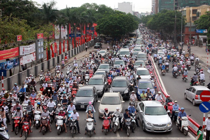 New overpasses fail to clear traffic congestion - 1