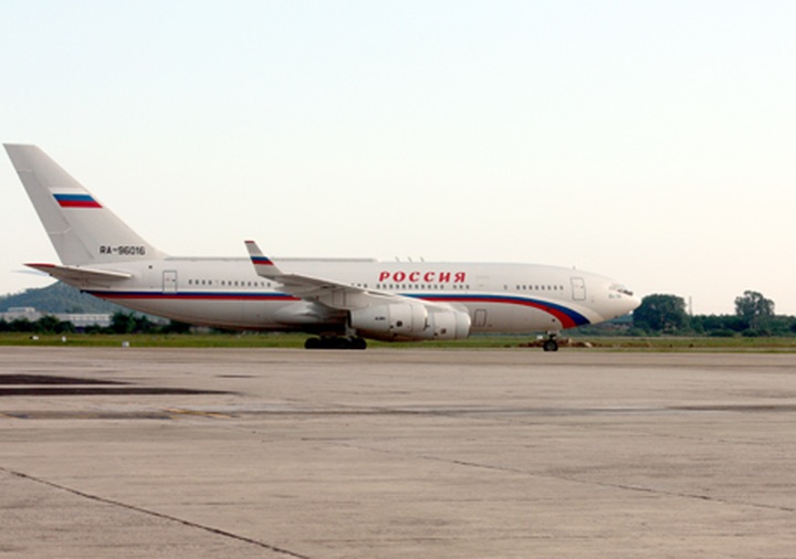 Russian President Putin arrives in Vietnam - 3
