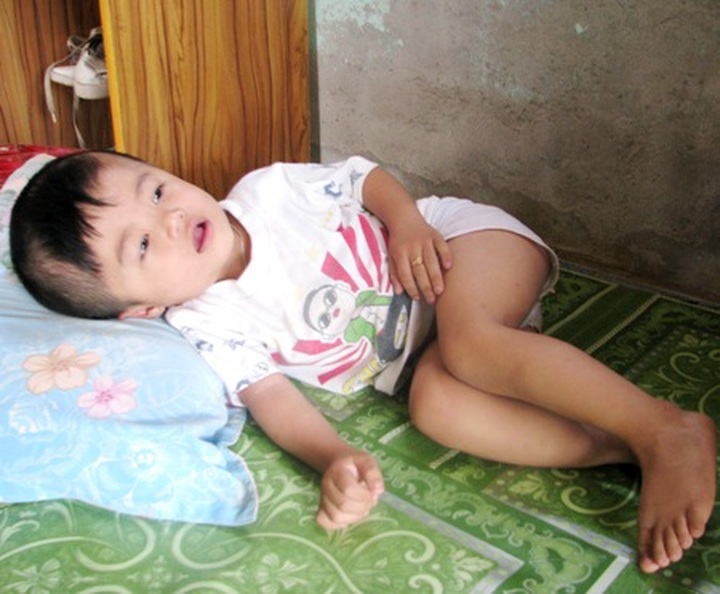 Young boy faces imminent death - 1