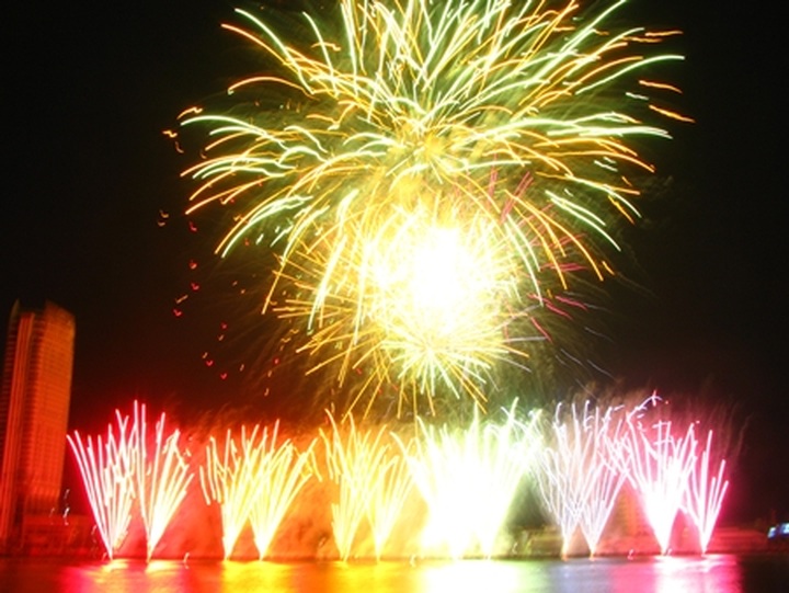 Italy takes Danang International Fireworks Competition - 1