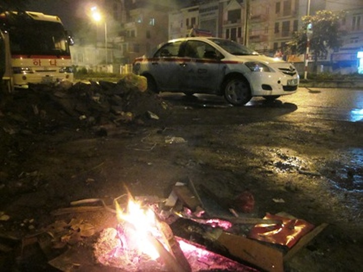 Scraping by in the cold night - 3