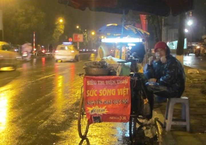 Scraping by in the cold night - 4