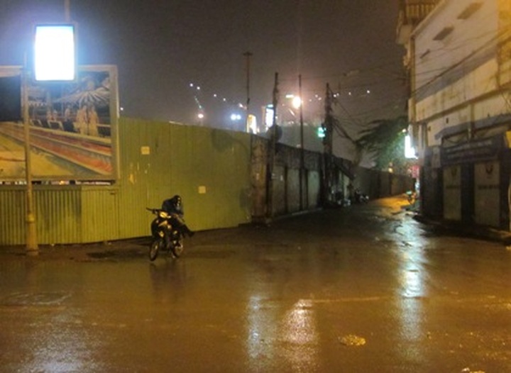 Scraping by in the cold night - 7