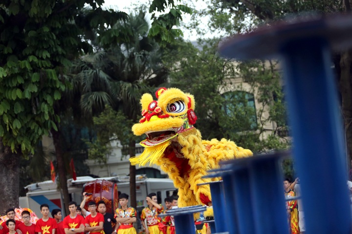 Hanoi Party Congress concludes with dragon dances - 1 Hanoi Party Congress concludes with dragon dances - 1