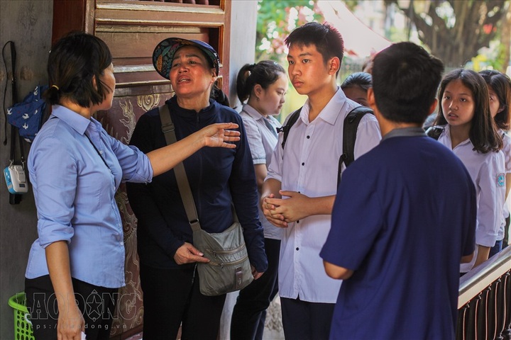 Pupils pray for exam luck at Temple of Literature - 3