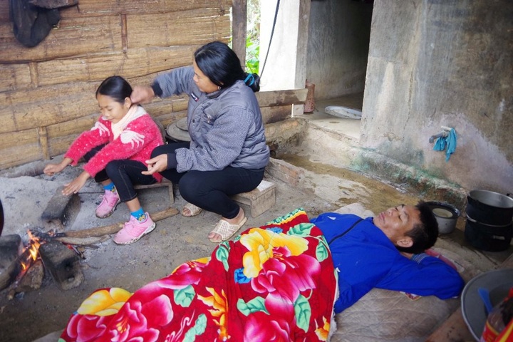 Terminally-ill family seek help for long-term treatment - 1 Terminally-ill family seek help for long-term treatment - 1