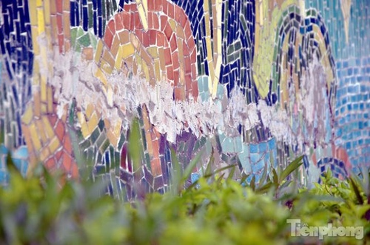 Hanoi record-breaking mosaic seriously deteriorating - 9