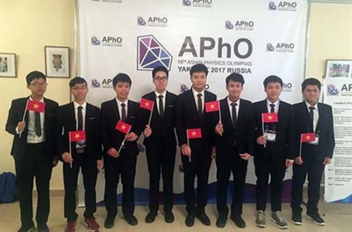 Vietnam wins gold medal at Asian Physics Olympiad - 1