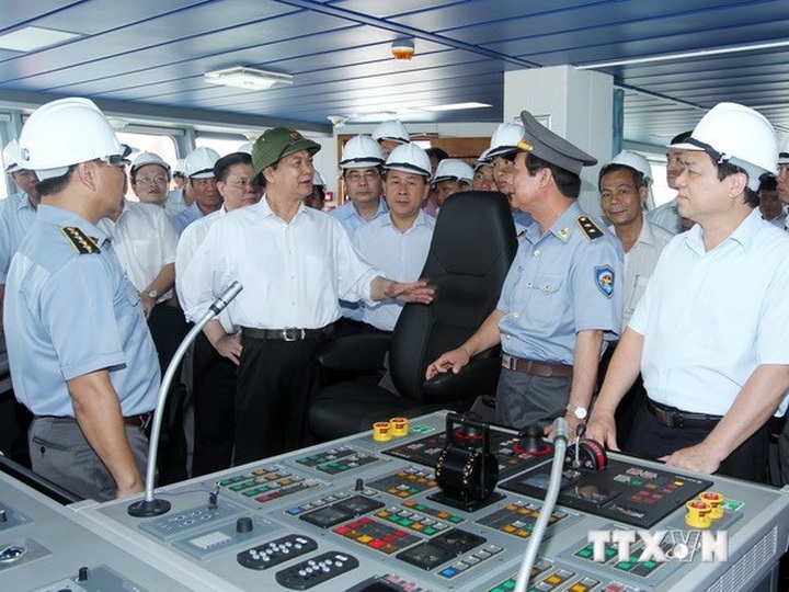 PM Dung hails efforts of reformed shipbuilding firm - 1