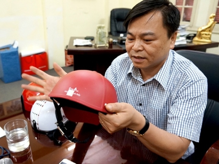 Motorbike drivers still opt for unsuitable helmets - 1