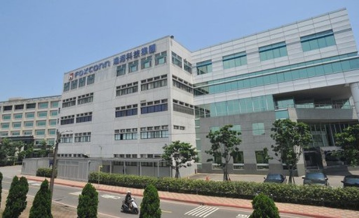 Foxconn admits allowing underage interns in China - 1 Foxconn admits allowing underage interns in China - 1