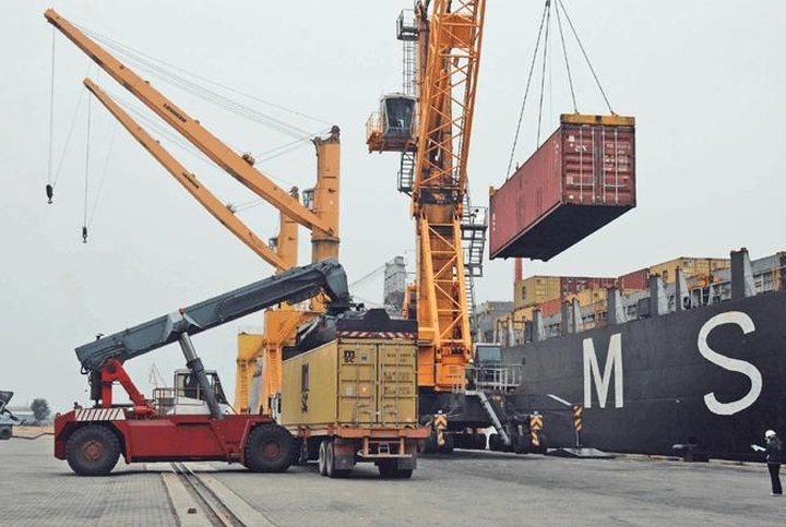 Industrial output rises 4.5% in first 10 months - 1 Industrial output rises 4.5% in first 10 months - 1