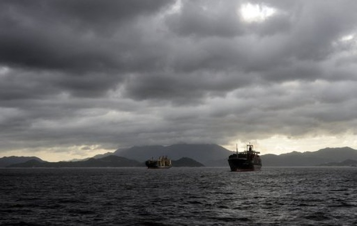 Cargo ship sinks in strong typhoon off Hong Kong - 1 Cargo ship sinks in strong typhoon off Hong Kong - 1