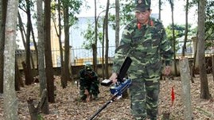 Workshop promotes support for UXOs victims in Vietnam - 1 Workshop promotes support for UXOs victims in Vietnam - 1