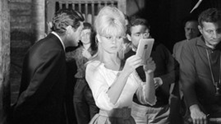 Rare photos of Brigitte Bardot on display in HCM City - 1
