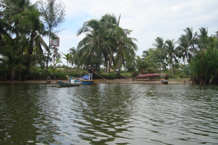 Kayak fishing on the De Vong River - 1 Kayak fishing on the De Vong River - 1
