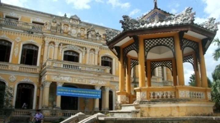 Visitors to gain free entrance to An Dinh Palace in Hue - 1 Visitors to gain free entrance to An Dinh Palace in Hue - 1