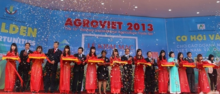Vietnam opens International Agriculture Trade Fair 2013 - 1