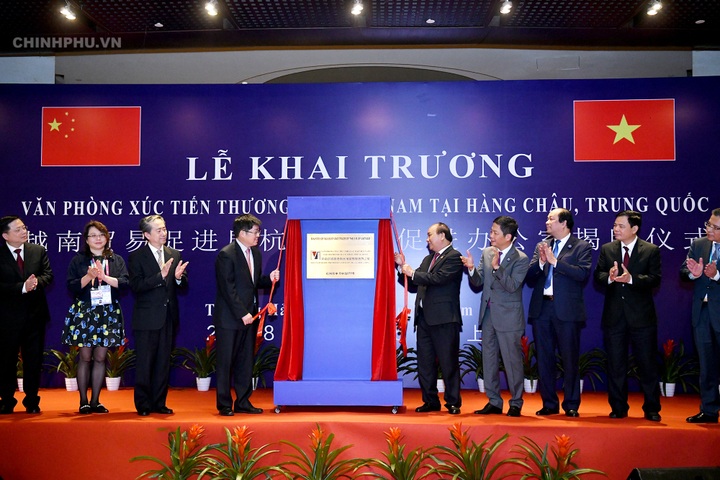 Vietnam opens second trade promotion office in China - 1