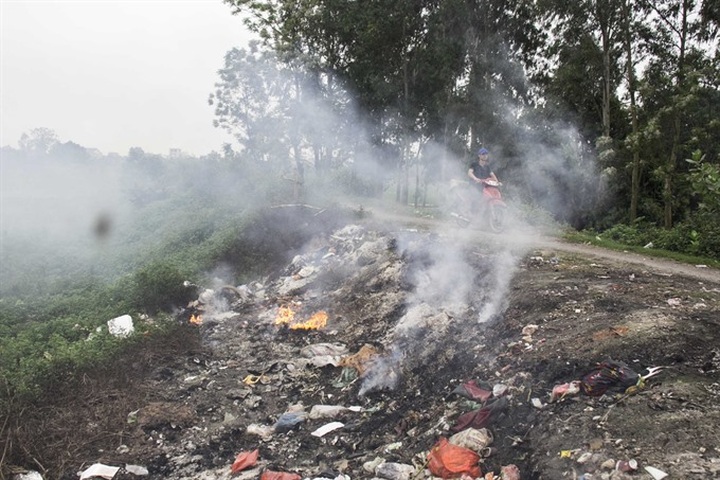 Pollution, lifestyles raise death rate in Vietnam - 1