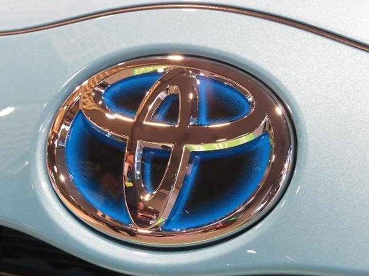 Toyota to unveil concept fuel-cell car at Tokyo Motor Show - 1