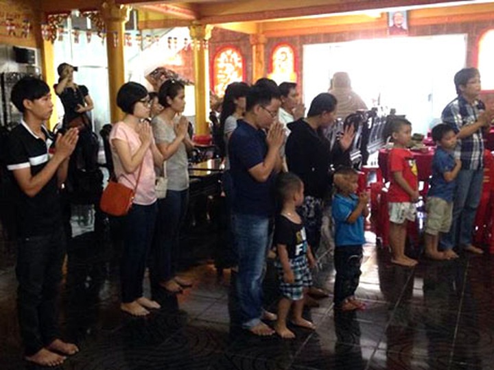 Fourth death anniversary of abandoned baby held in HCM City - 4