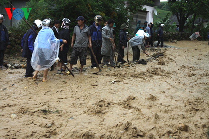 Flash floods hit Lai Chau, 7 killed and missing - 2