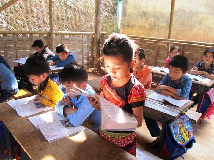 Mixed aged pupils share classroom in mountainous area - 3 Mixed aged pupils share classroom in mountainous area - 3