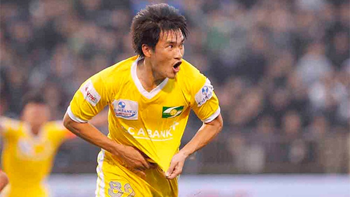 Striker Vinh voted best player in SEA - 1