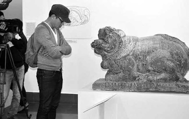 Ministry orders removal of foreign-style stone lions - 1