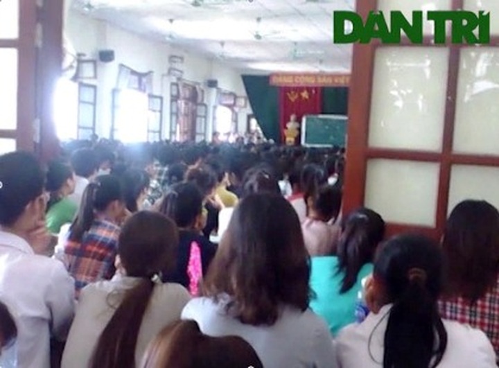 Students trained on exam essays - 1 Students trained on exam essays - 1