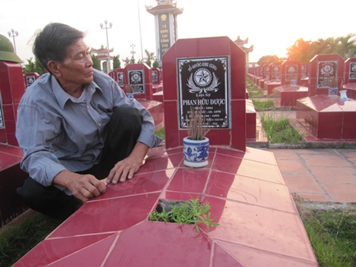 Veteran returns home after 40 years - 2