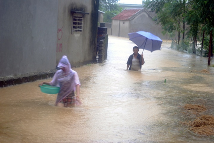 Flood kills five in central region - 1