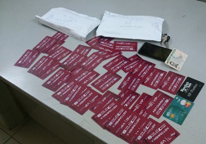 Four foreign men arrested for using fake credit cards - 1