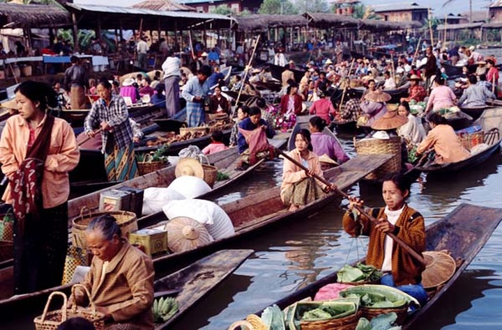Cai Rang among world’s six busiest floating markets - 15 Cai Rang among world’s six busiest floating markets - 15