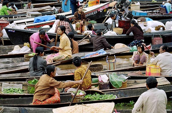 Cai Rang among world’s six busiest floating markets - 16 Cai Rang among world’s six busiest floating markets - 16