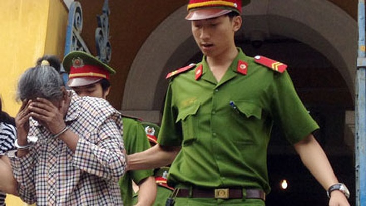 Foreign drug trafficker gets life sentence - 1