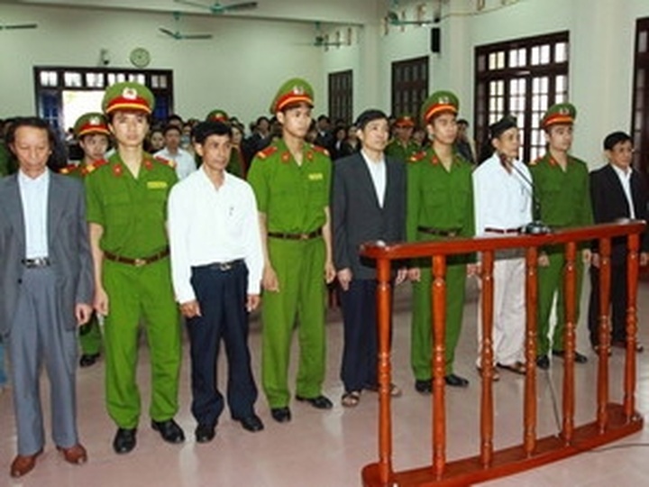 Former officials sentenced in land eviction case - 1 Former officials sentenced in land eviction case - 1