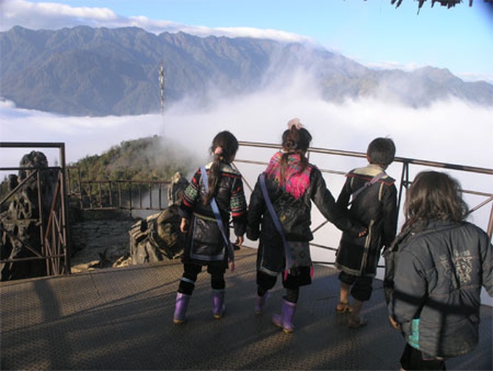 Cloudy Sapa attracts visitors - 6 Cloudy Sapa attracts visitors - 6