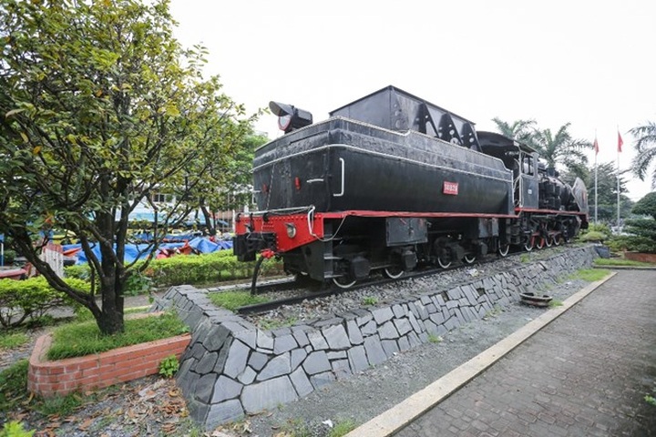 Old locomotive set for display at Hanoi Museum - 1 Old locomotive set for display at Hanoi Museum - 1