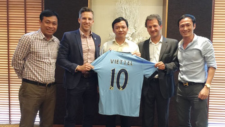 Man City plans to open football academy in Vietnam - 1