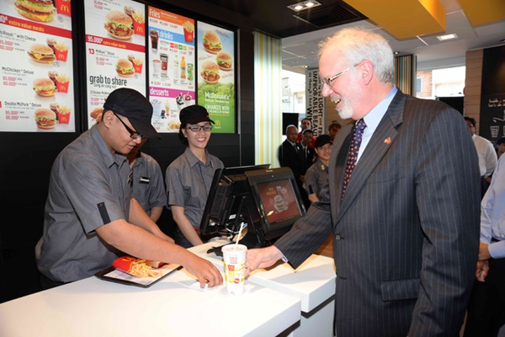 First MacDonald’s restaurant opens in HCM City - 1