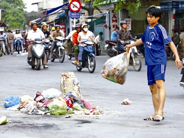 Littering fines as high as VND1 million to be enforced - 1