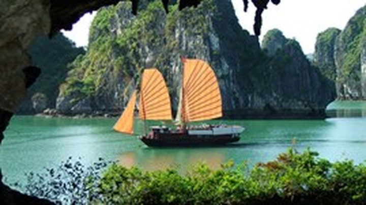 Two major cities join hands to stimulate tourism - 1 Two major cities join hands to stimulate tourism - 1