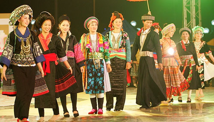 Ethnic costumes on show - 3