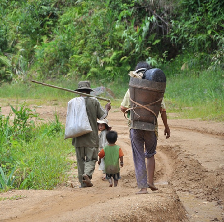 Hard life of ethnic children - 1