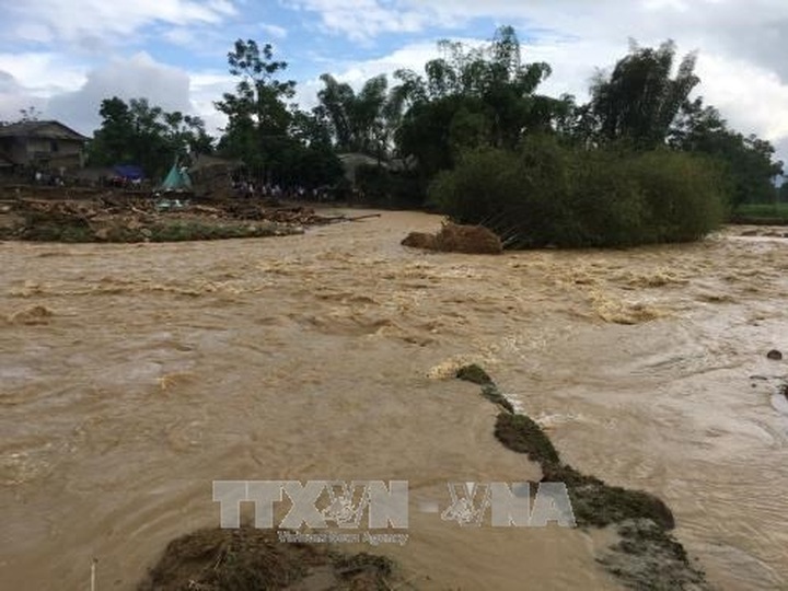 Prime Minister directs responses to severe flooding - 1