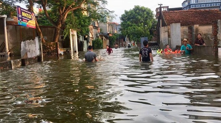 Floods kill 29, more showers to come - 1
