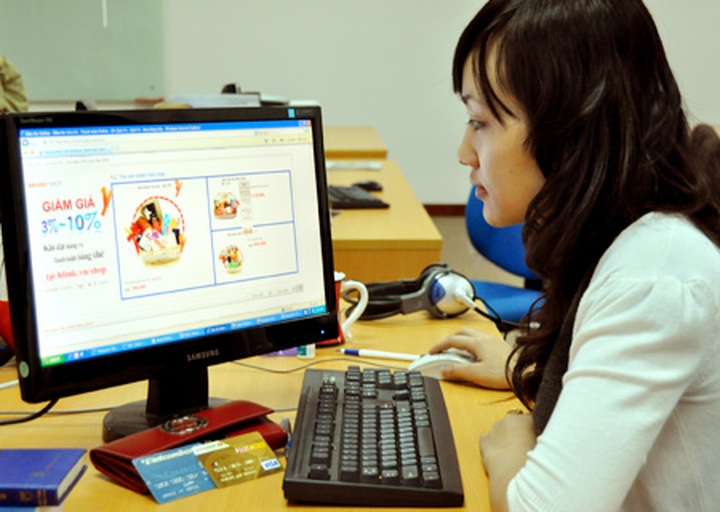 Lack of trust stifles online shopping in Vietnam - 1