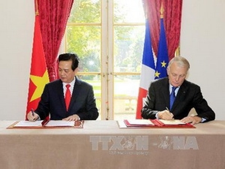 Vietnam, France issue Joint Statement - 1